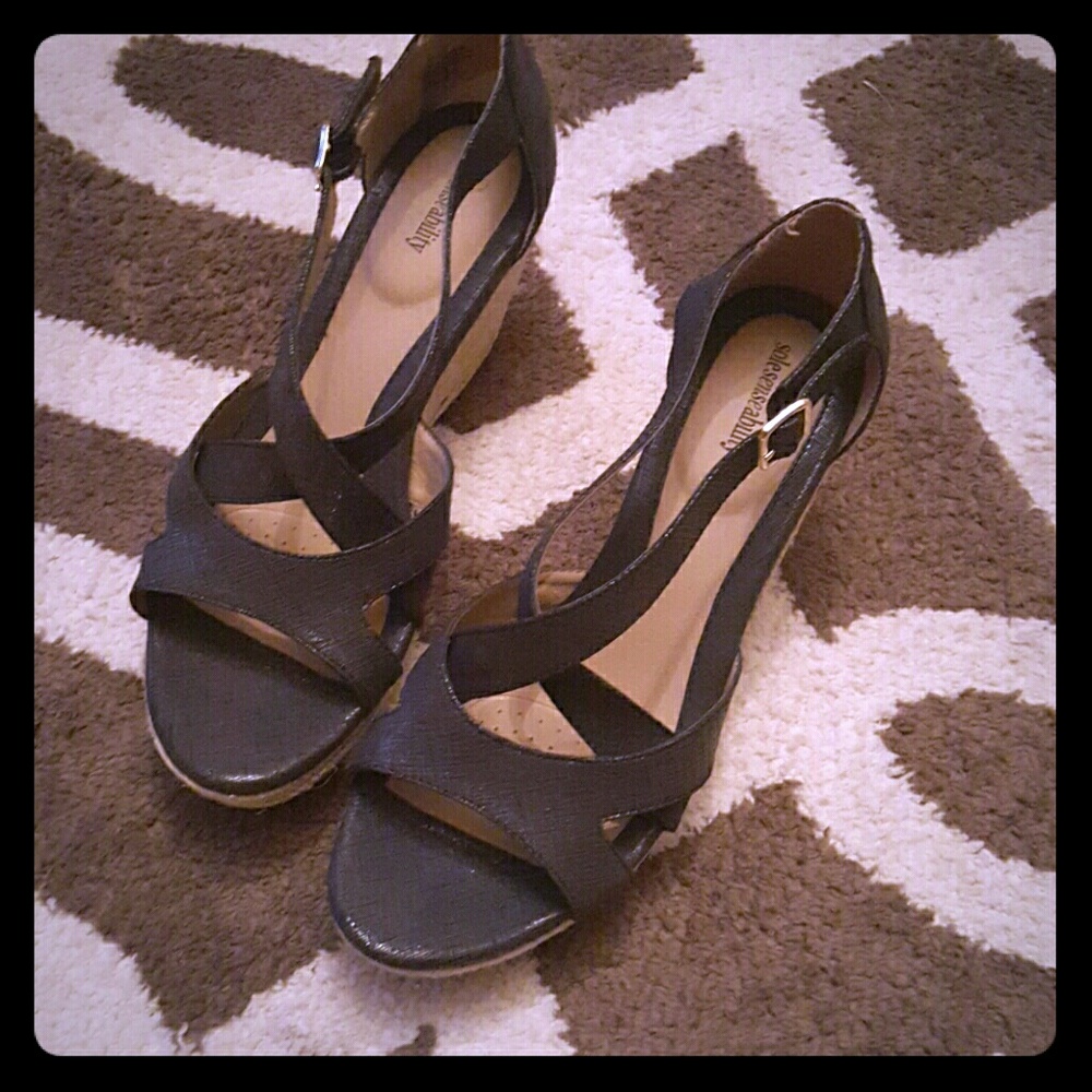 Dark grey/black Shiney wedges